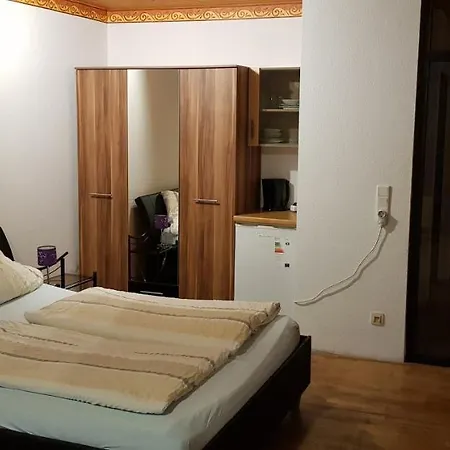 Strohm Im Lieth Cafe بيت ضيافة باد فولنغبوستل