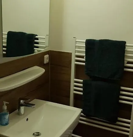 Strohm Im Lieth Cafe بيت ضيافة 3*