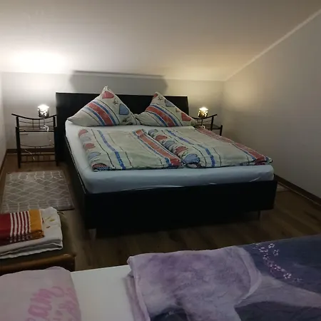 Strohm Im Lieth Cafe بيت ضيافة باد فولنغبوستل