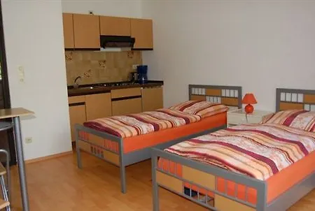 Strohm Im Lieth Cafe بيت ضيافة