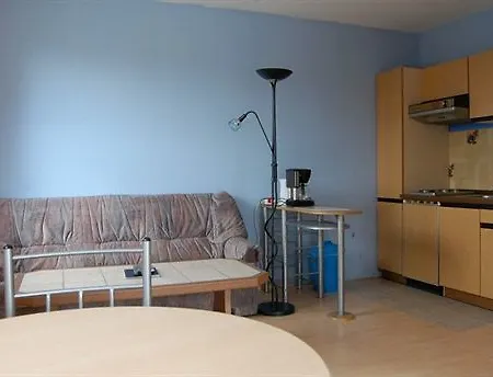 Strohm Im Lieth Cafe بيت ضيافة