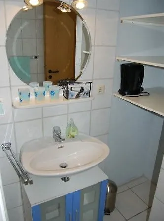 Strohm Im Lieth Cafe بيت ضيافة 3*